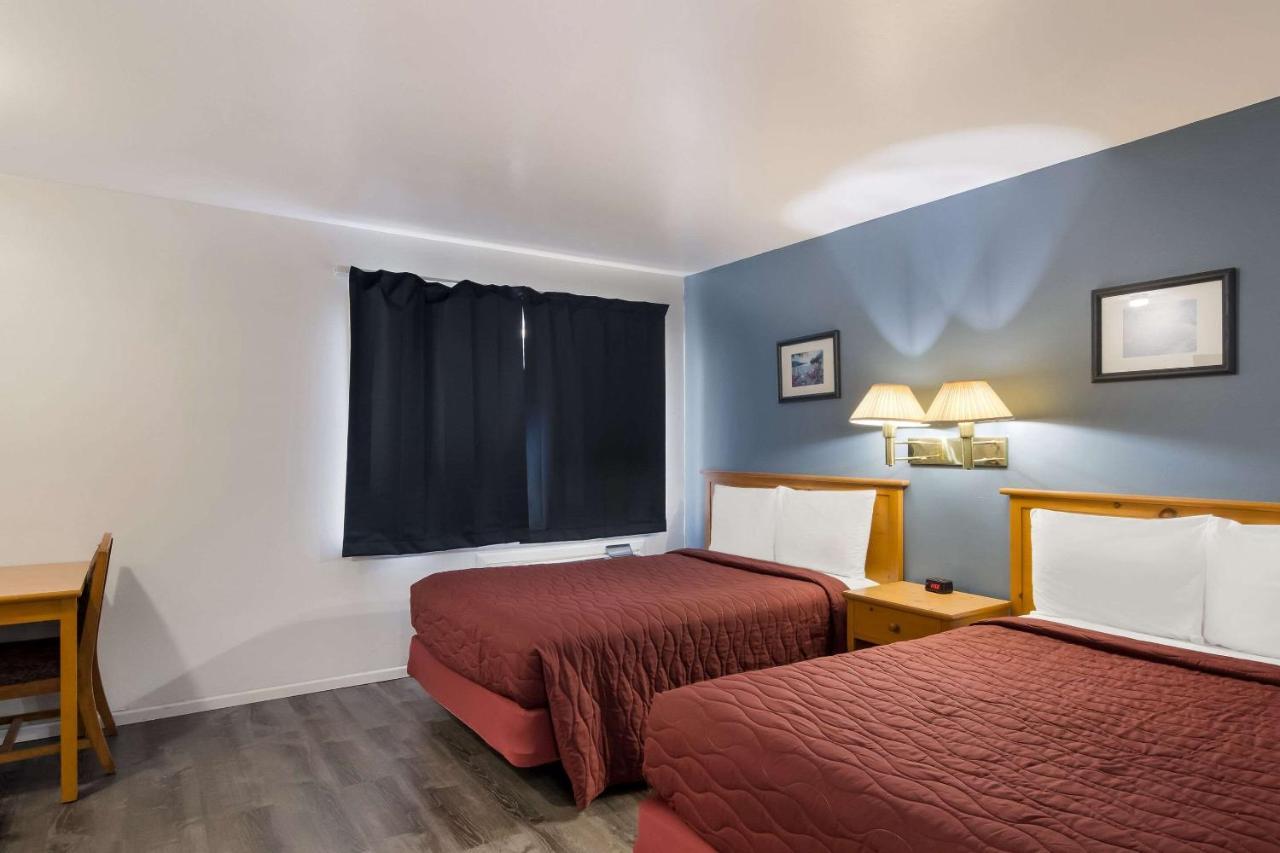 Rodeway Inn & Suites Sidney Historic Downtown I-80 מראה חיצוני תמונה