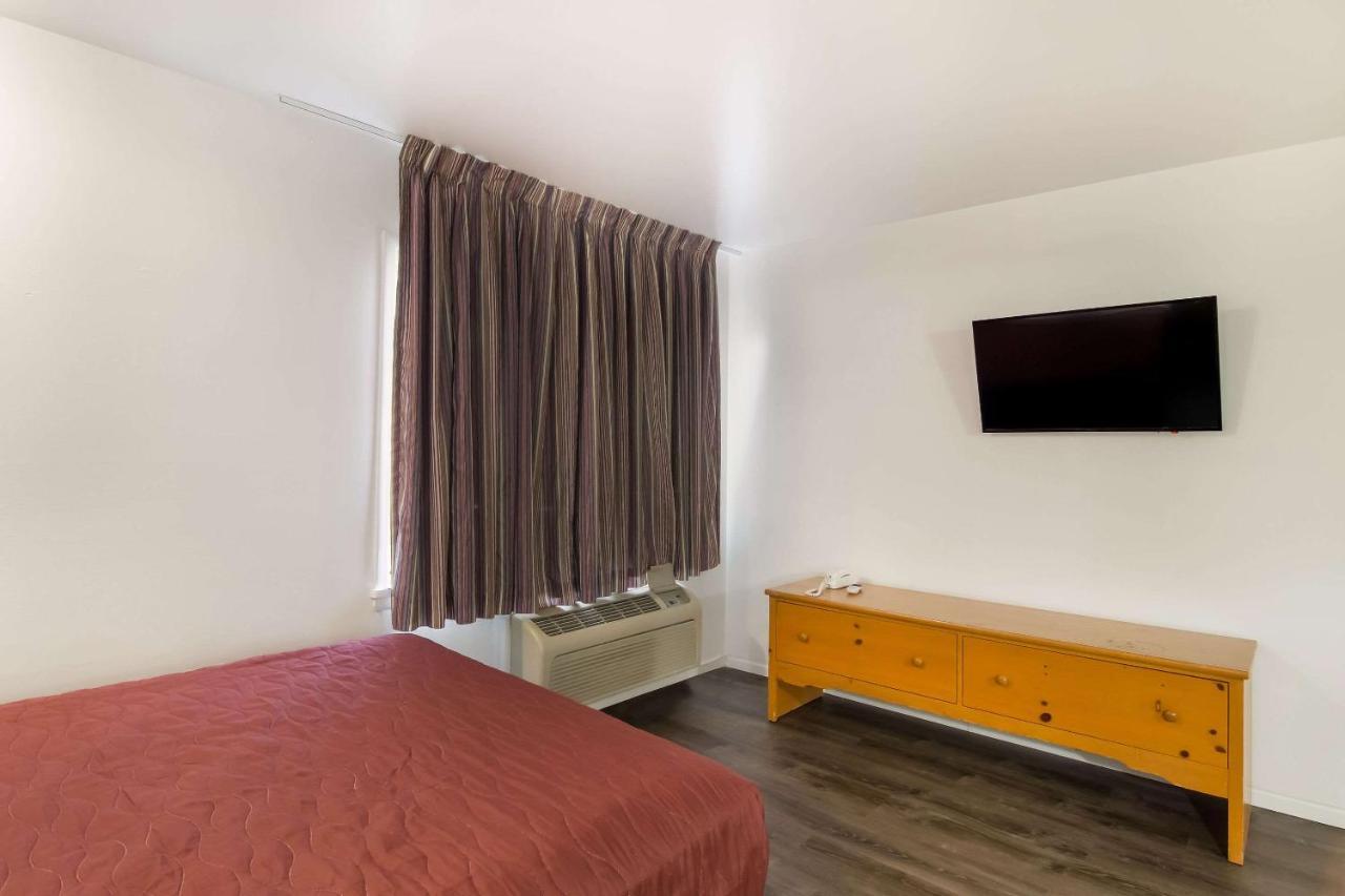 Rodeway Inn & Suites Sidney Historic Downtown I-80 מראה חיצוני תמונה