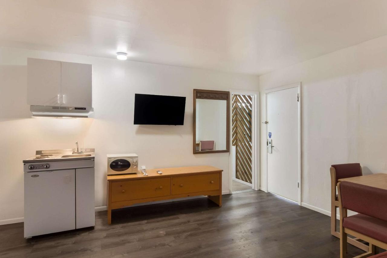 Rodeway Inn & Suites Sidney Historic Downtown I-80 מראה חיצוני תמונה