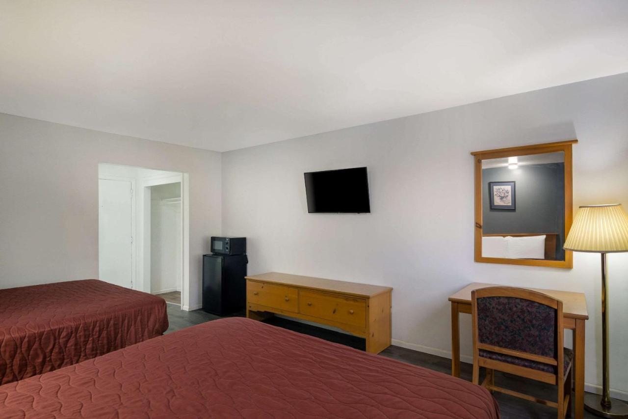 Rodeway Inn & Suites Sidney Historic Downtown I-80 מראה חיצוני תמונה